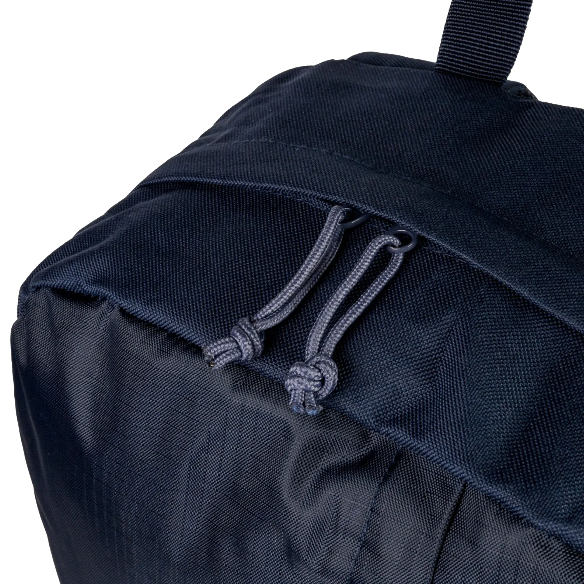 Mochila Fila azul marinho com logo branco vista frontal com bolsos e alças acolchoadas